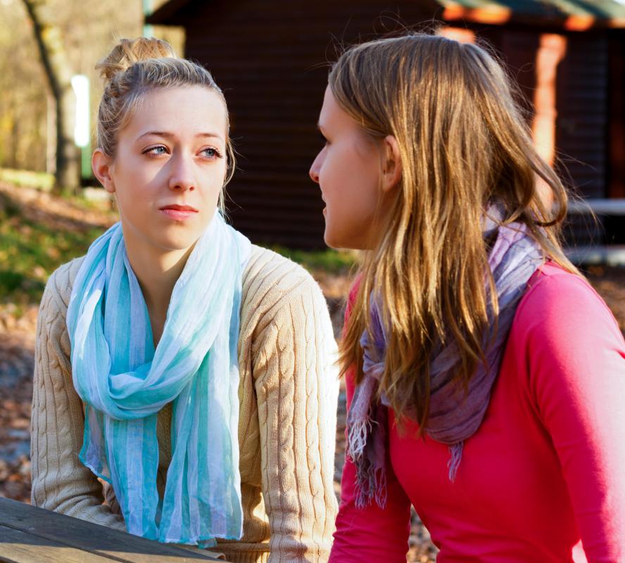 Listening to everyday conversations in English could help a person score well on TOEIC listening.