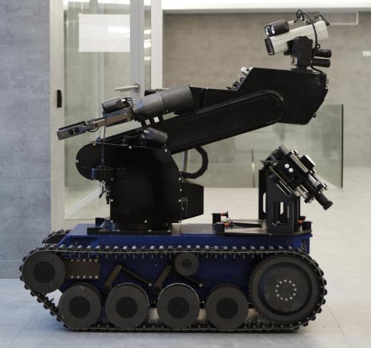 The robots used by police to defuse bombs are currently remote robots.