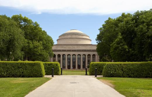 Robert Morris became an associate professor of computer science at the Massachusetts Institute of Technology.