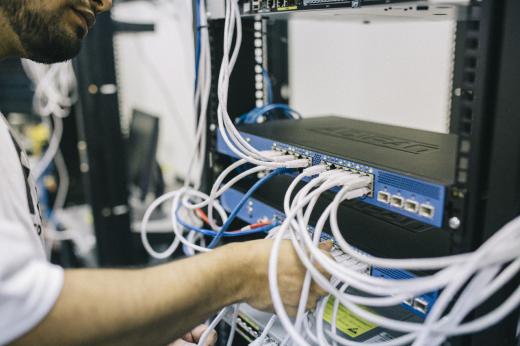 A network administrator can configure each port in a managed switch to create a complex VLAN.