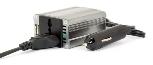 Power inverter with DC plug.