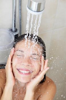 什么是淋浴收音机？ （附图片）