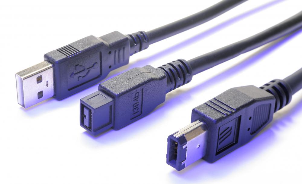 What is Difference Between USB and FireWire® ?